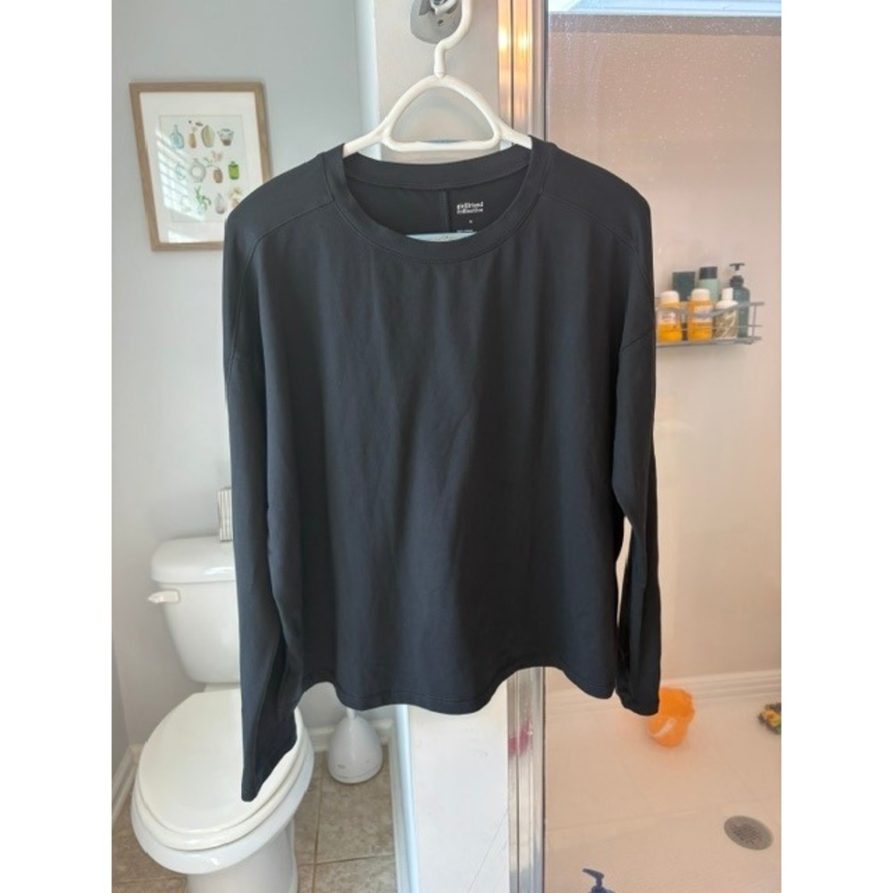 Girlfriend Collective Black Long Sleeve Recycled Active Top Size M Relaxed Fit